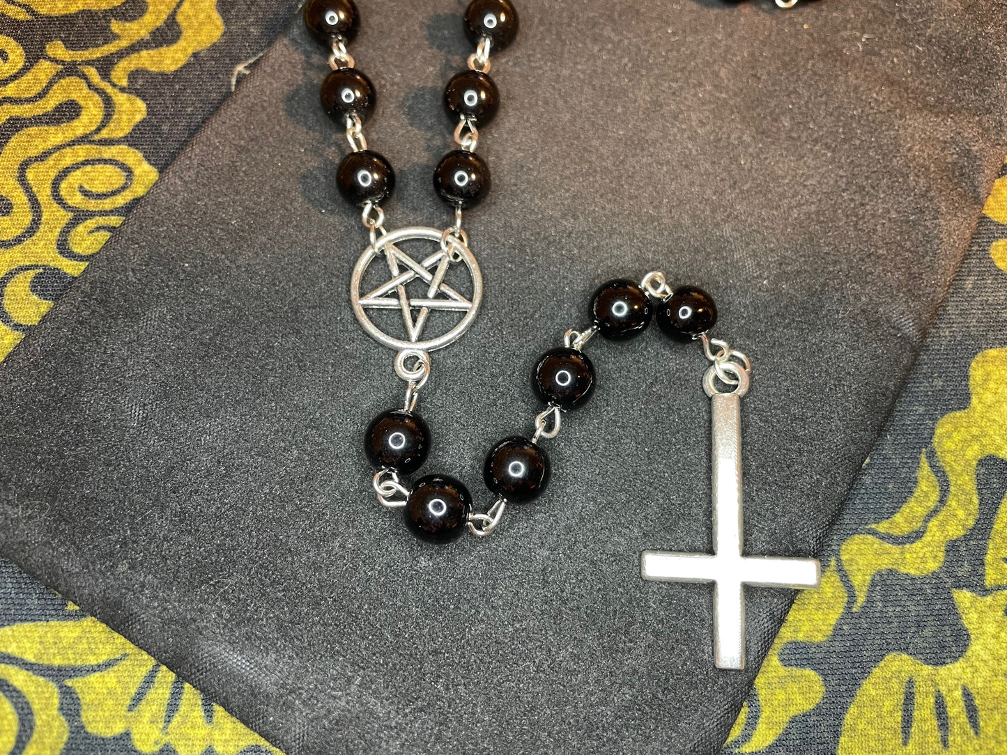 Satanic Rosary Inverted Pentagram Upside Down Cross Pendant Unholy Prayer Beads Pagan Wiccan Occult Jewelry Necklace Gift - Silver & Black