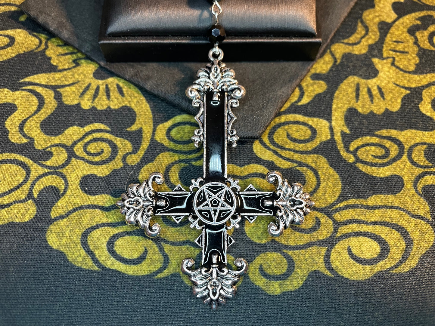 Satanic Rosary Inverted Pentagram Ornate Upside Down Cross Pendant Charm Necklace Gothic Pagan Wiccan Occult Jewelry Gift - Silver & Black