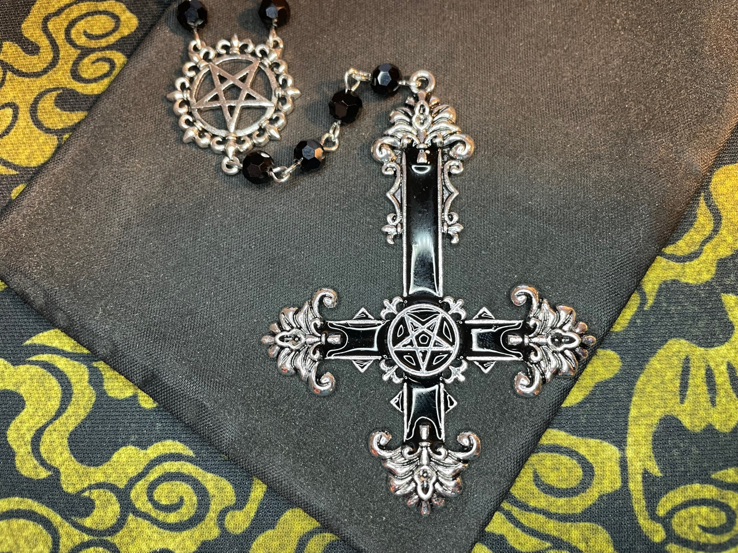 Satanic Rosary Inverted Pentagram Ornate Upside Down Cross Pendant Charm Necklace Gothic Pagan Wiccan Occult Jewelry Gift - Silver & Black