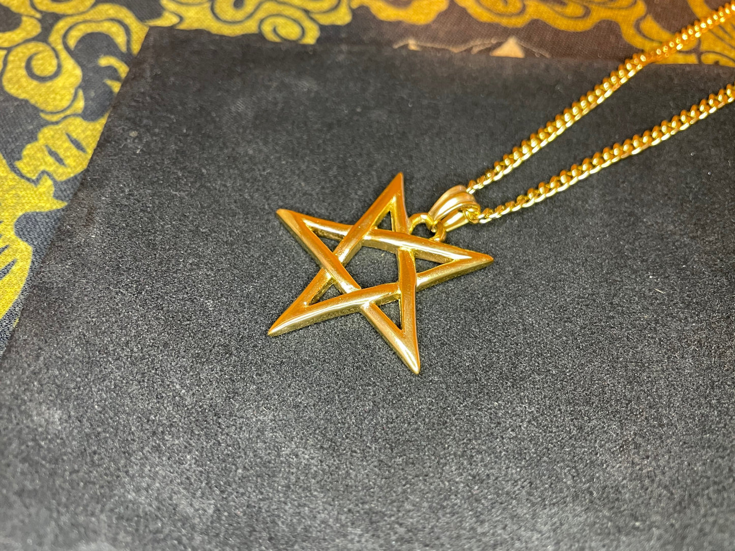 Mystical Upside Down Woven Inverted Pentagram Stainless Steel Retro Pendant Necklace Gothic Satanic Wiccan Occult Jewelry Best Gift - Gold