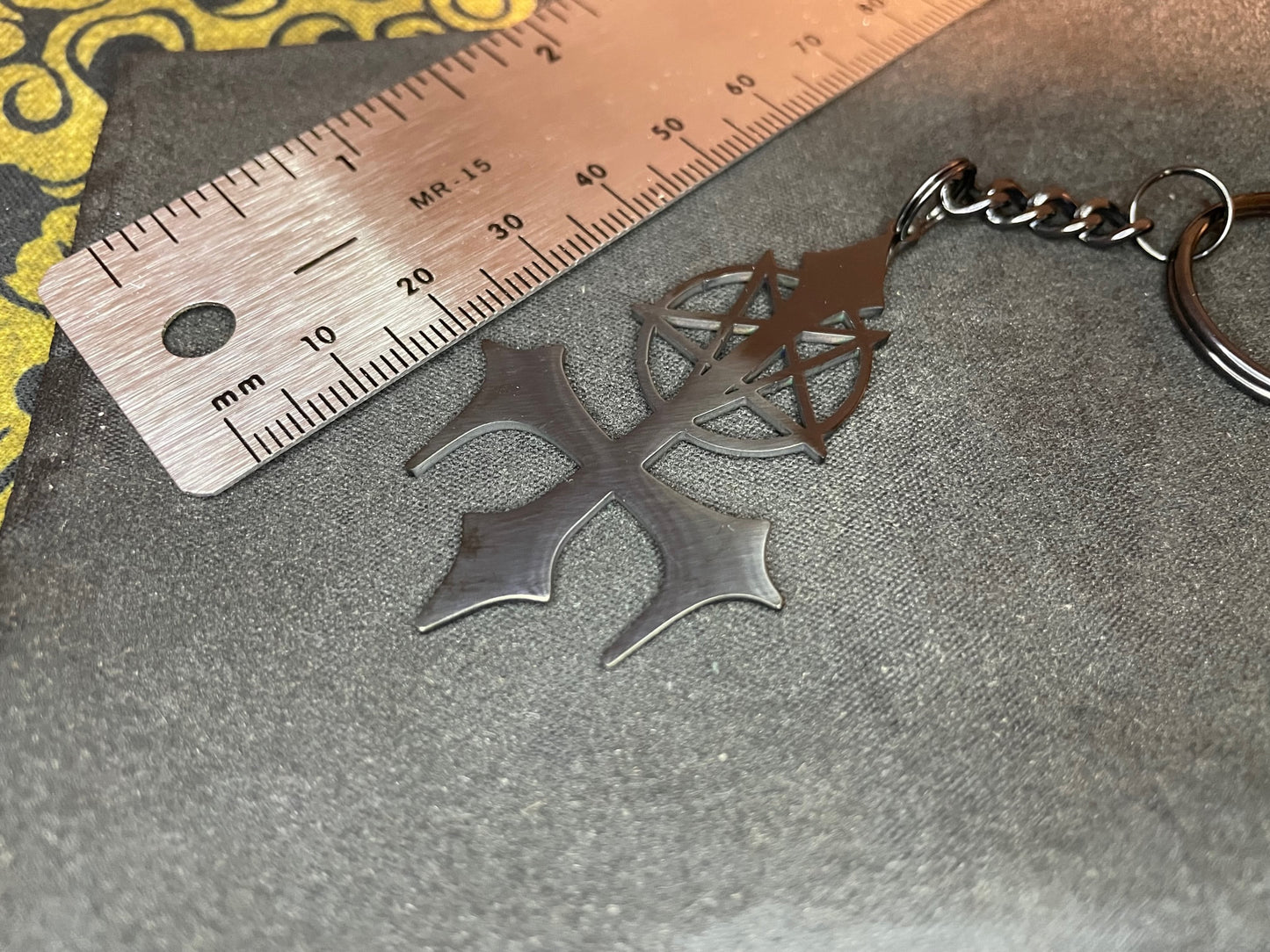 Vampire Fang Upside Down Cross Inverted Pentagram Stainless Steel Pendant Keychain Gothic Satanic Church Wiccan Occult Jewelry Gift - Black