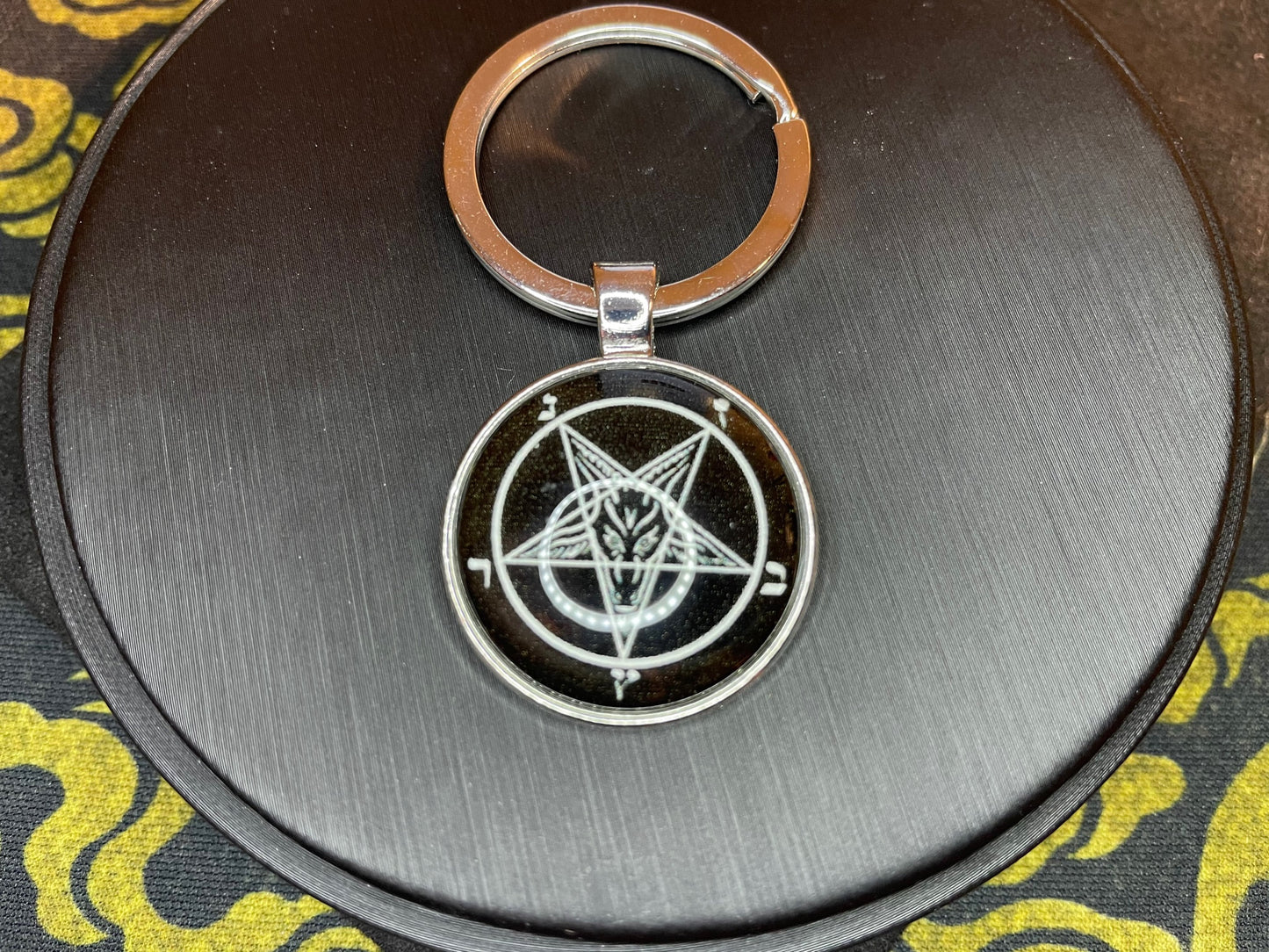 Sigil of Baphomet Church of Satan Inverted Pentagram Keychain Goat Glass Stainless Steel Wiccan Satanic Gothic Occult Gift - Black & White