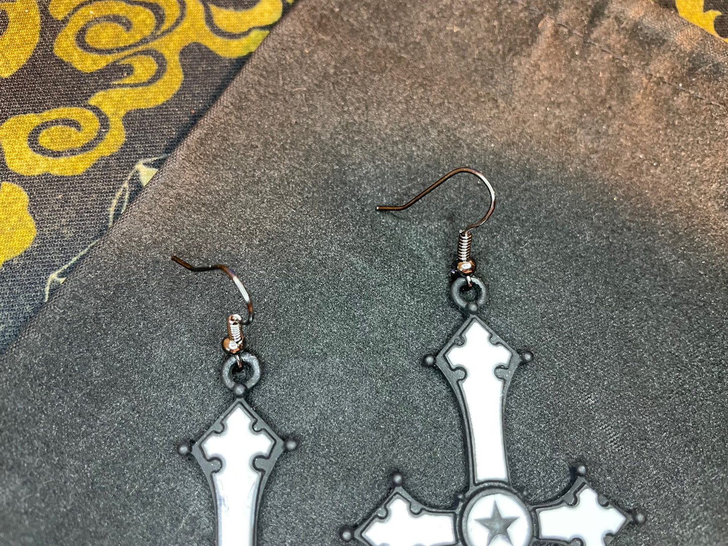 Upside Down Inverted Cross Star Stainless Steel Pendant Earrings Gothic Pagan Satanic Church Wiccan Occult Jewelry Gift -  Black & White