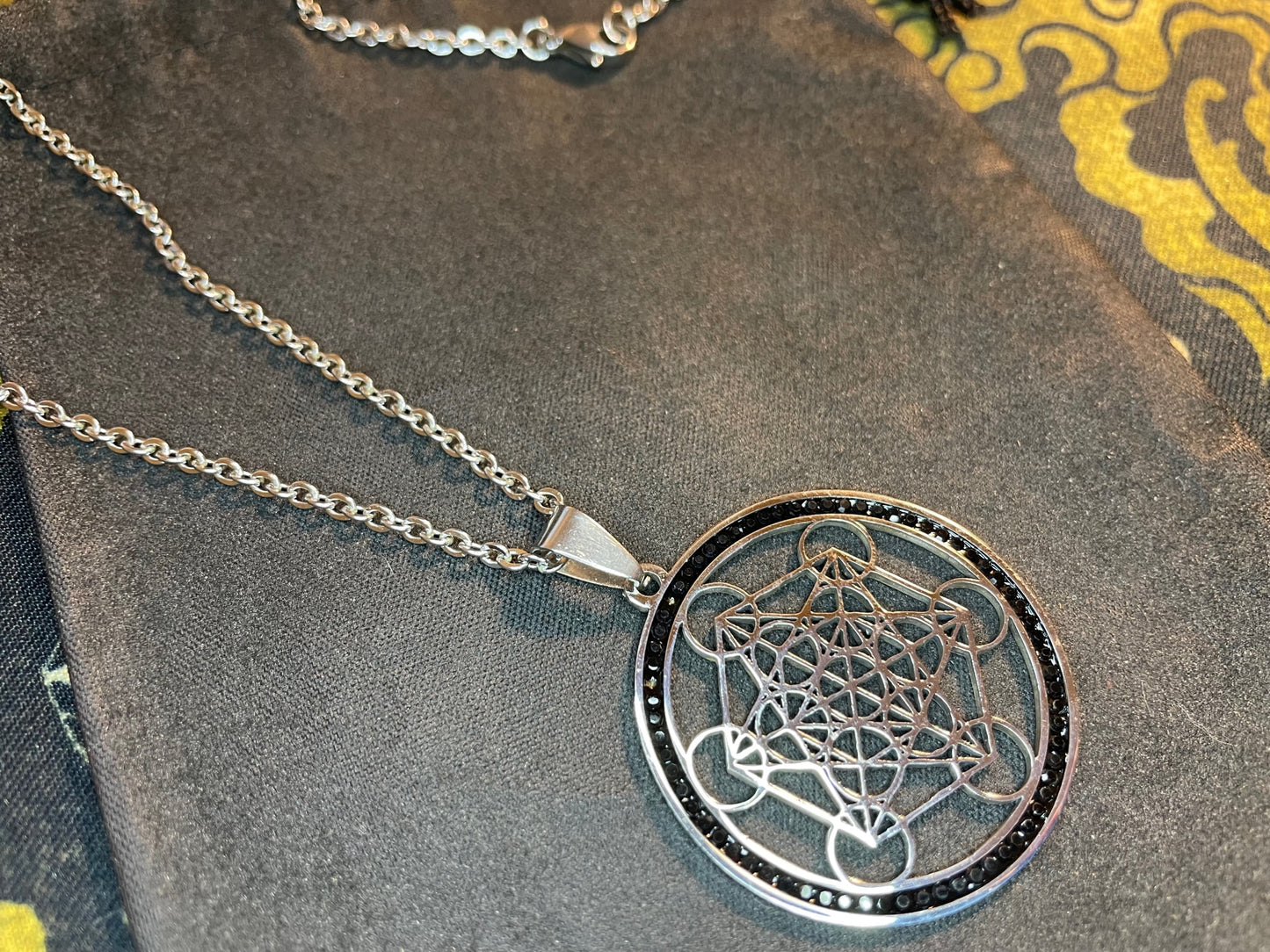 Metatron's Cube Flower of Life Sacred Geometry Yoga Hindu Buddhism Stainless Steel Pendant Necklace Occult Jewelry -  Silver & Black Diamond