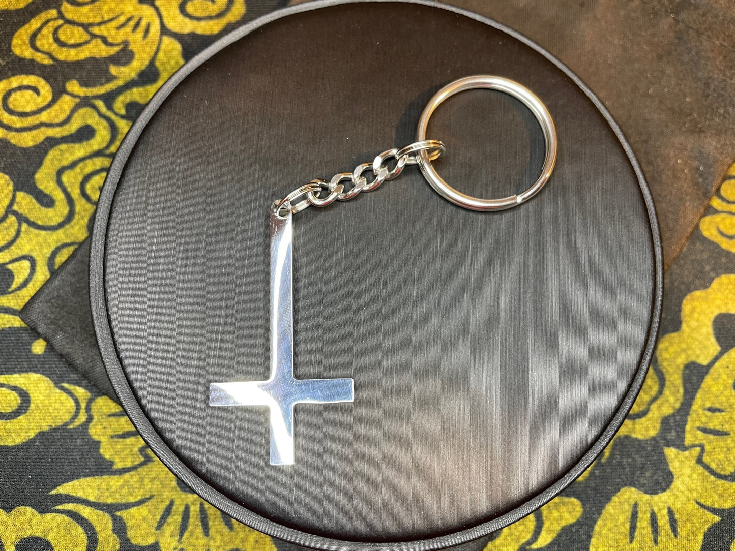 Upside Down Inverted Cross Stainless Steel Pendant Keychain Gothic Minimalist Retro Satanic Church Pagan Wiccan Occult Jewelry Gift - Silver