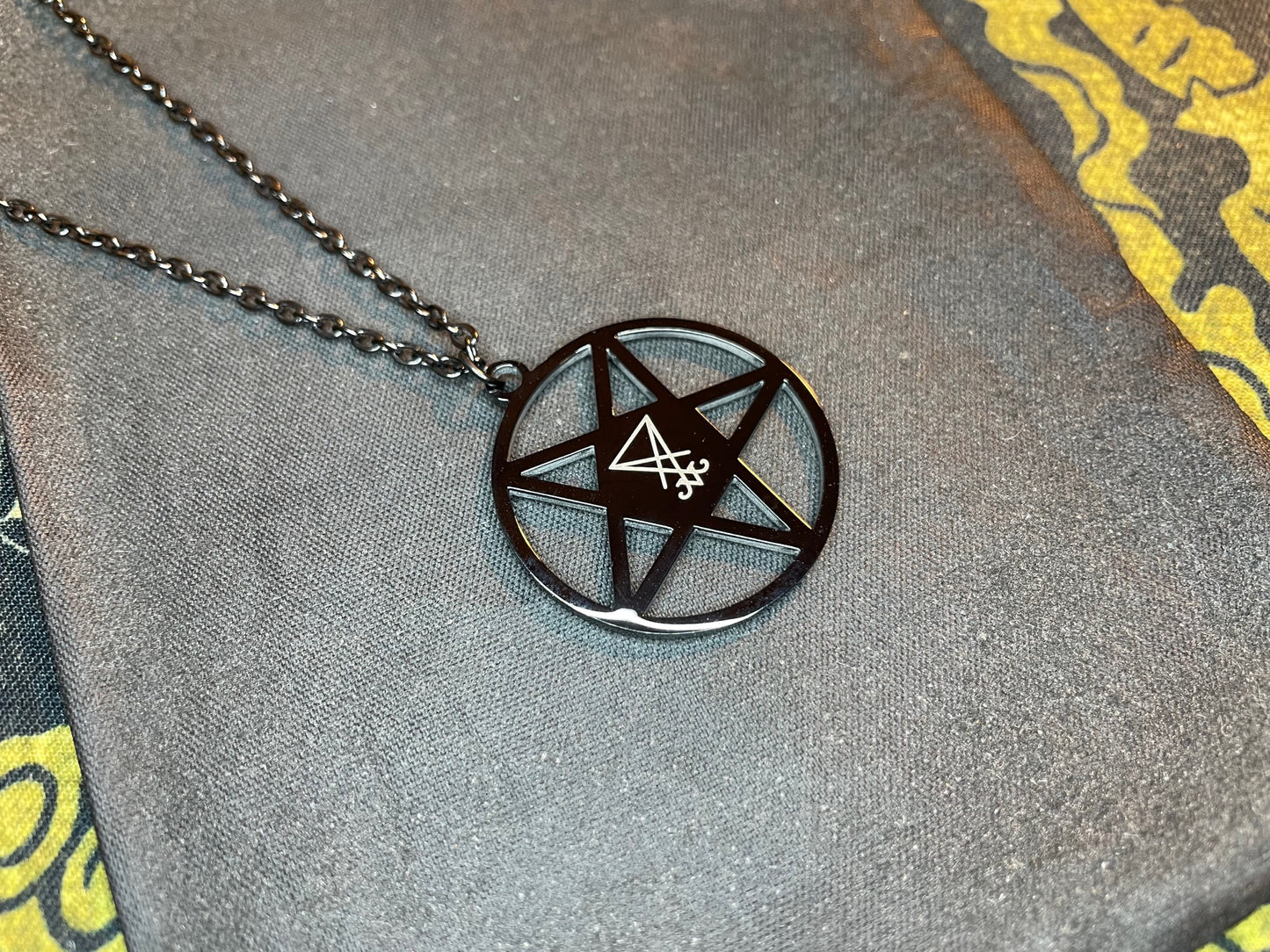 Inverted Pentagram Sigil of Lucifer Upside Down Stainless Steel Pendant Necklace Satanic Gothic Pagan Wiccan Jewelry Best Gift - Black