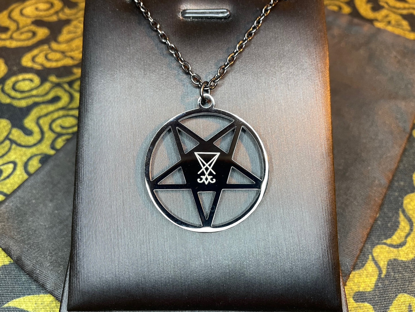 Inverted Pentagram Sigil of Lucifer Upside Down Stainless Steel Pendant Necklace Satanic Gothic Pagan Wiccan Jewelry Best Gift - Black