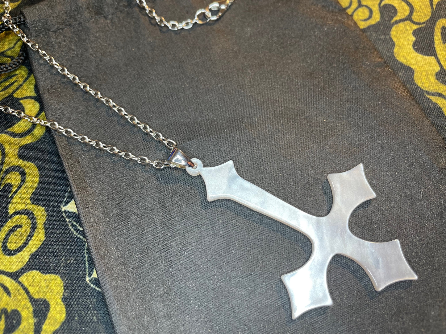 Swirled Acrylic Inverted Upside Down Cross Pendant Necklace Vintage Gothic Satanic Church Pagan Wiccan Occult Jewelry Best Gift - White