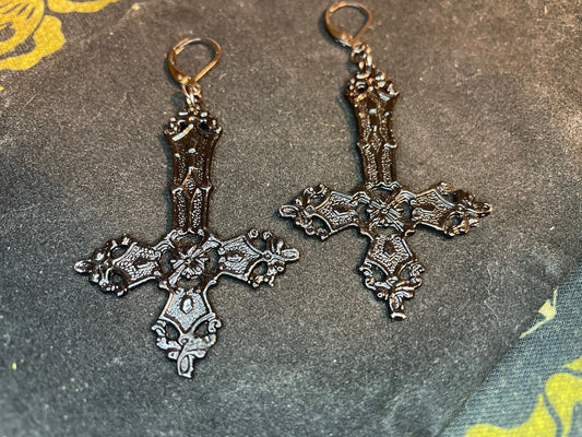 Ornate Upside Down Cross Inverted Crucifix Hand-Poured Aluminum Pendant Earrings Gothic Occult Pagan Satanic Wiccan Jewelry Gift - Black