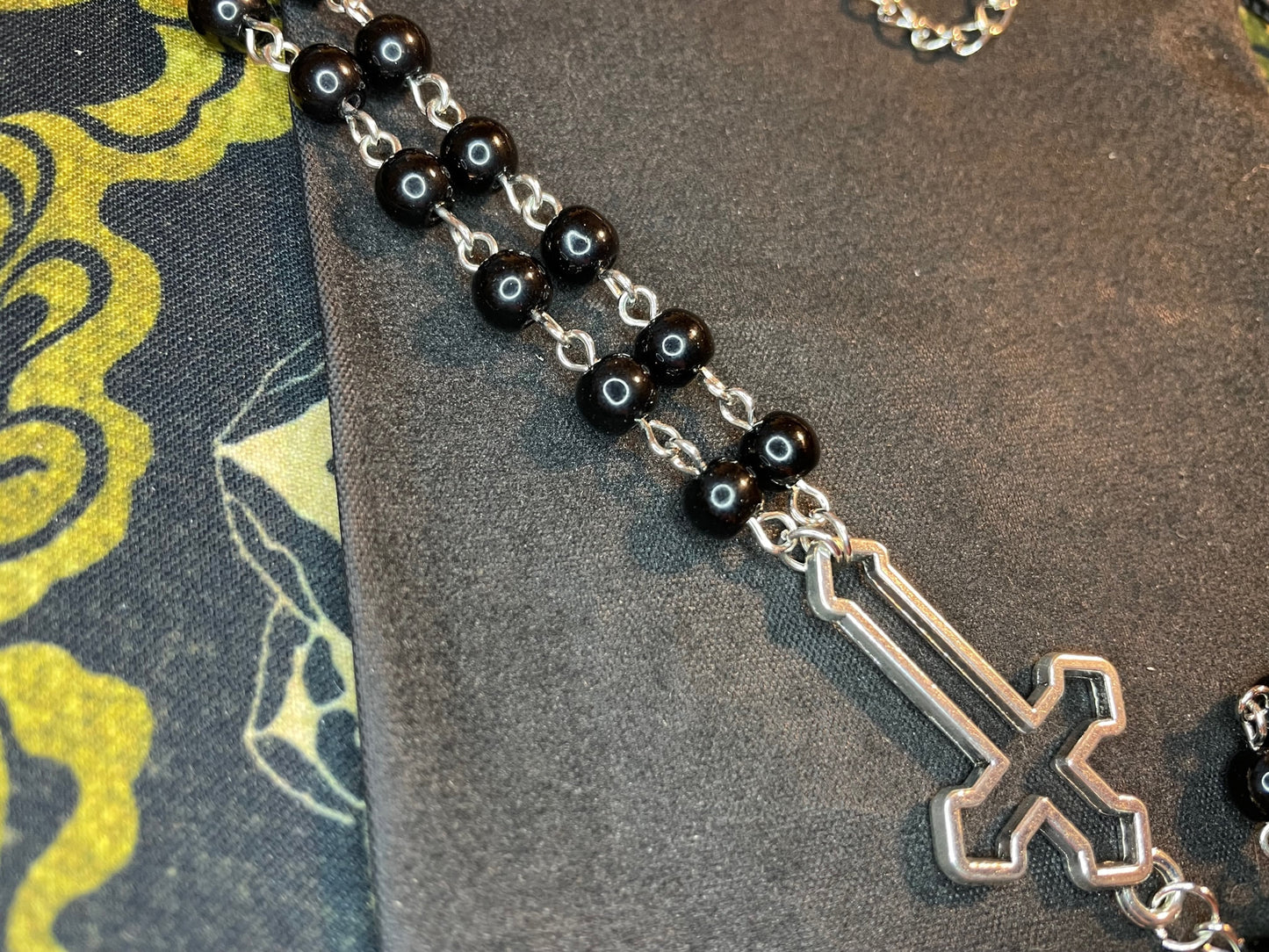 Satanic Rosary Upside Down Inverted Cross Pentagram Pendant Necklace Small Bead Gothic Pagan Wiccan Occult Jewelry Gift - Silver & Black