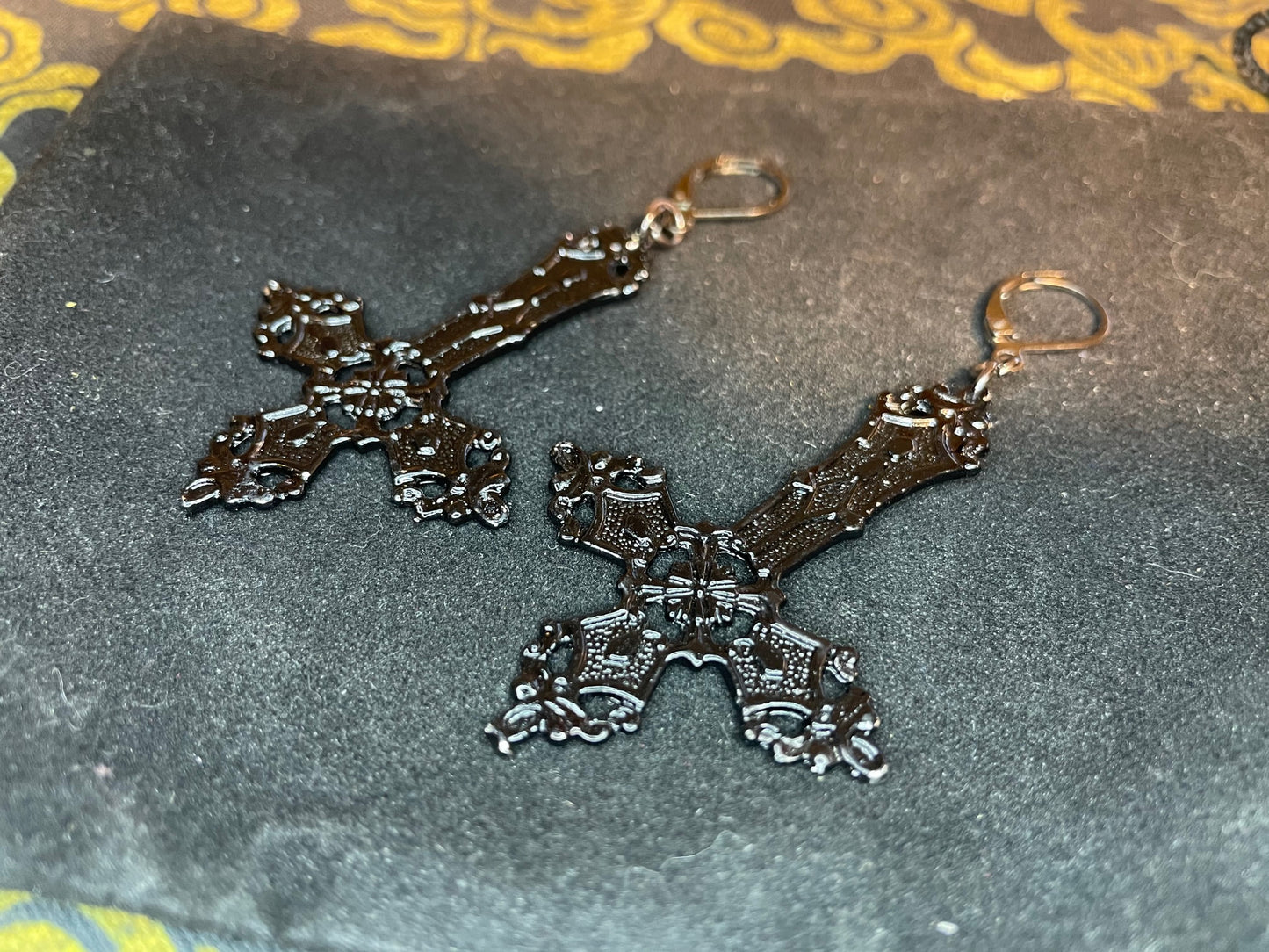 Ornate Upside Down Cross Inverted Crucifix Hand-Poured Aluminum Pendant Earrings Gothic Occult Pagan Satanic Wiccan Jewelry Gift - Black