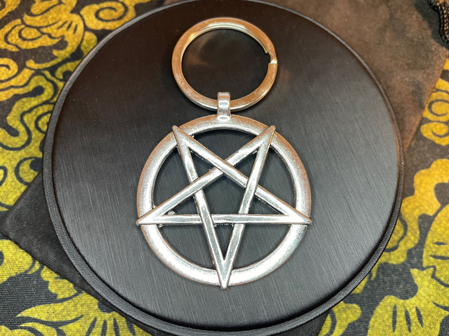 Inverted Pentagram Stainless Steel Keychain Upside Down Star Seal of Satan Wiccan Satanic Church Gothic Pagan Occult Jewelry Gift - Silver