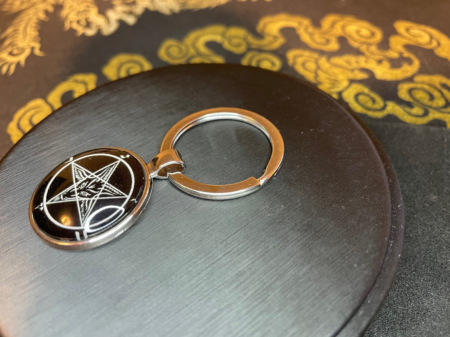 Sigil of Baphomet Church of Satan Inverted Pentagram Keychain Goat Glass Stainless Steel Wiccan Satanic Gothic Occult Gift - Black & White