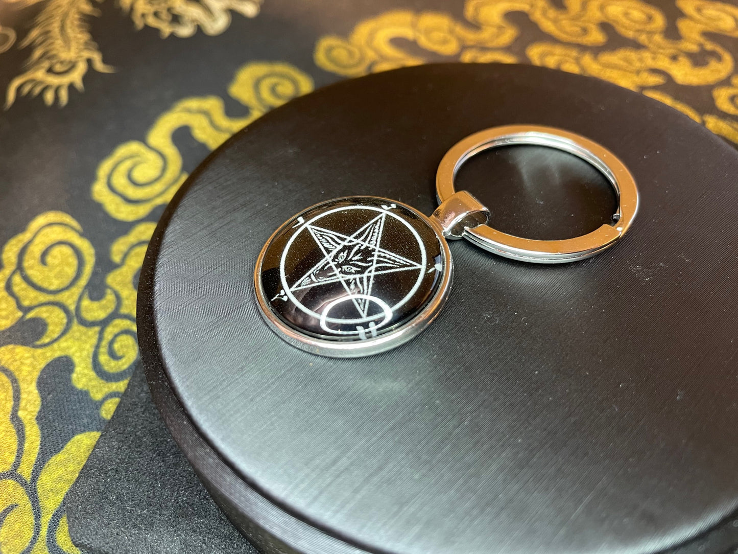 Sigil of Baphomet Church of Satan Inverted Pentagram Keychain Goat Glass Stainless Steel Wiccan Satanic Gothic Occult Gift - Black & White