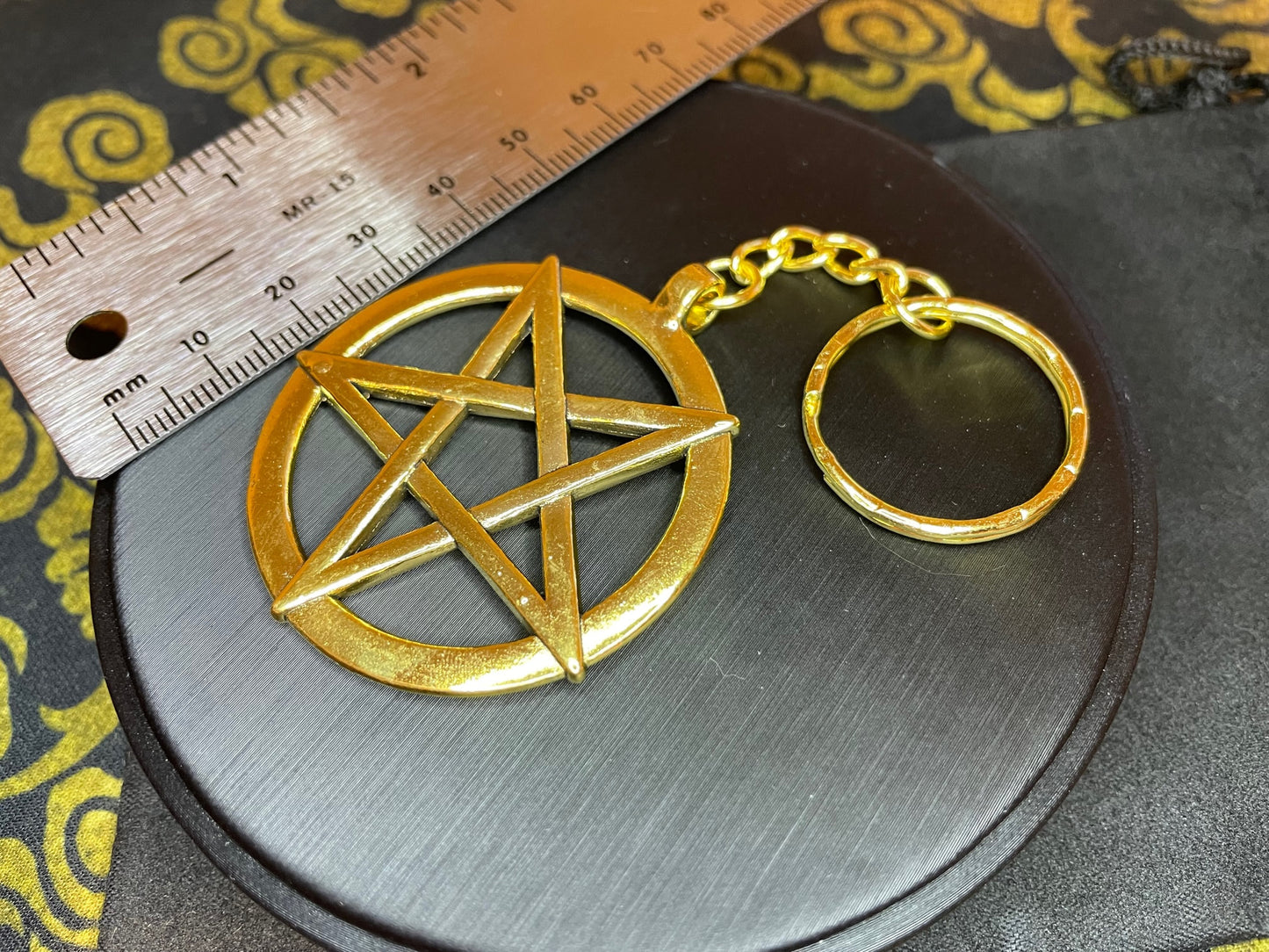 Brass-Plated Inverted Pentagram Large Stainless Steel Upside Down Pentacle Keychain Satanic Church Wiccan Gothic Occult Jewelry Gift - Gold