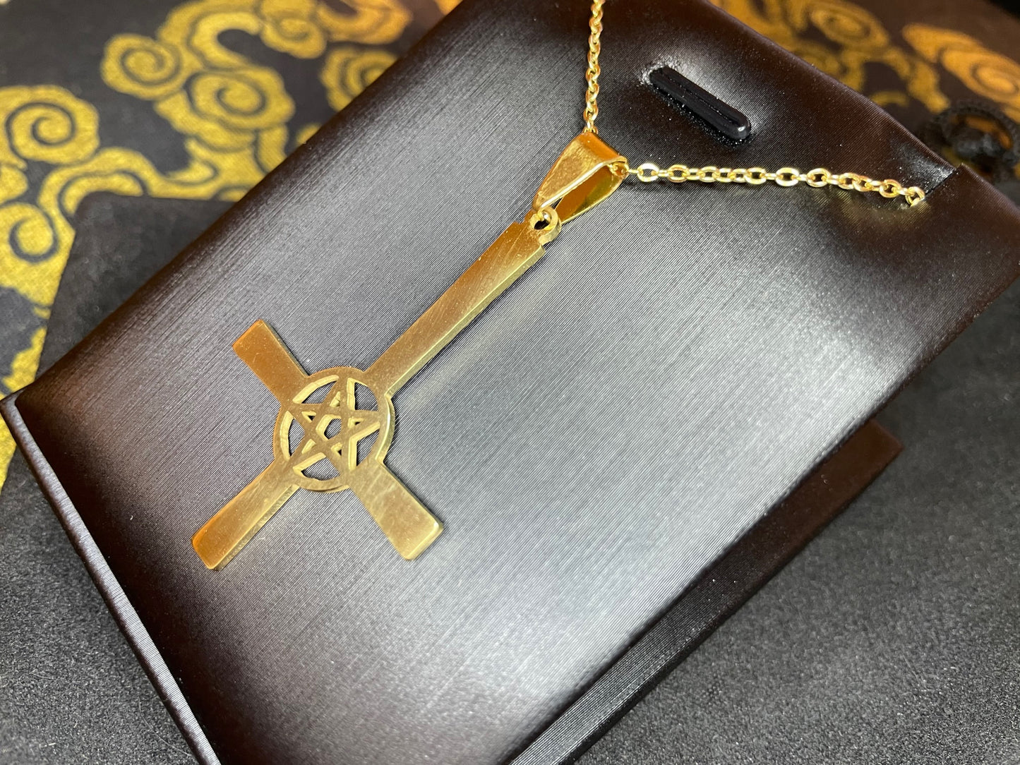 Upside Down Cross Inverted Pentagram Stainless Steel Pendant Necklace Modern Gothic Wiccan Pagan Satanic Church Occult Jewelry Gift - Gold