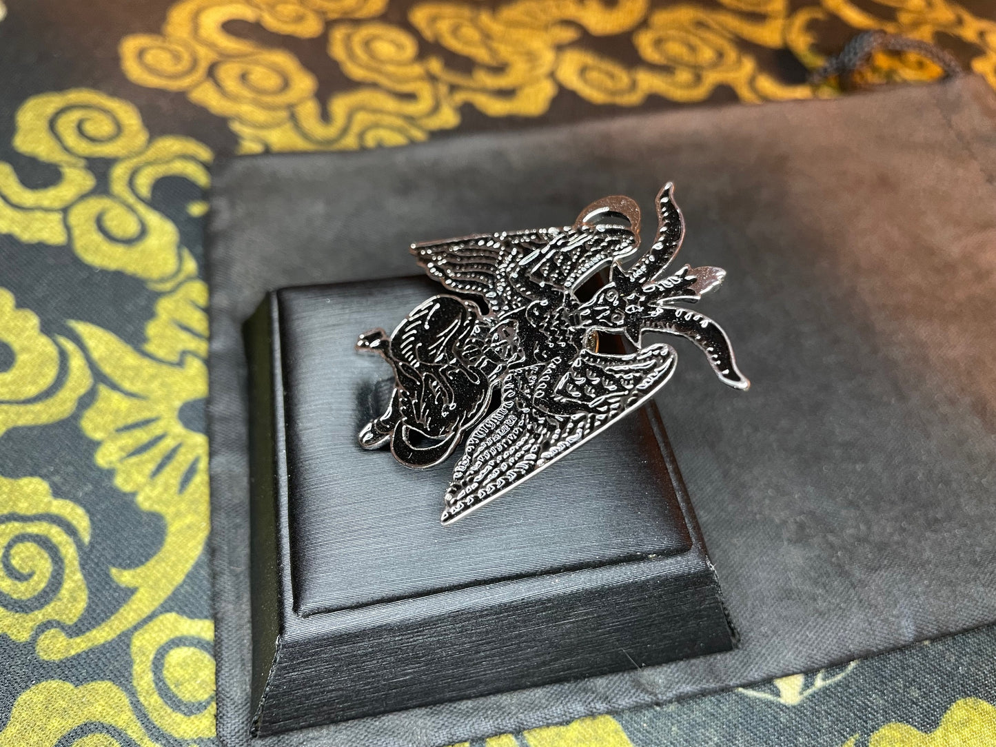 Baphomet Statue Lapel Pin Large Black Enamel Brooch Goat Head Stainless Steel Church of Satan Wiccan Satanic Gothic Occult Jewelry Gift