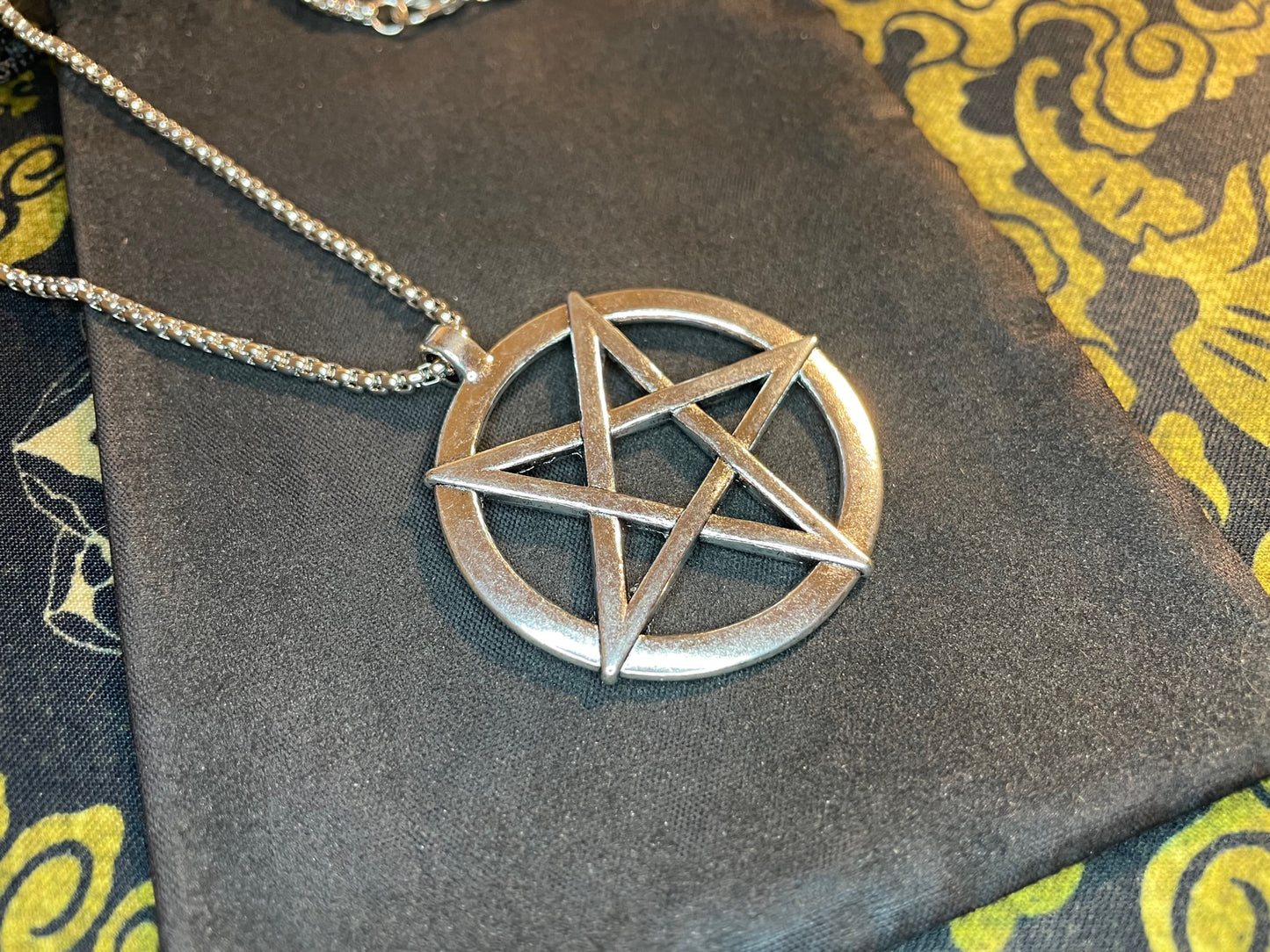 Large Pentagram Intertwined Pentacle Star Circle Stainless Steel Pendant Necklace Satanic Wiccan Pagan Occult Jewelry Best Gift - Silver