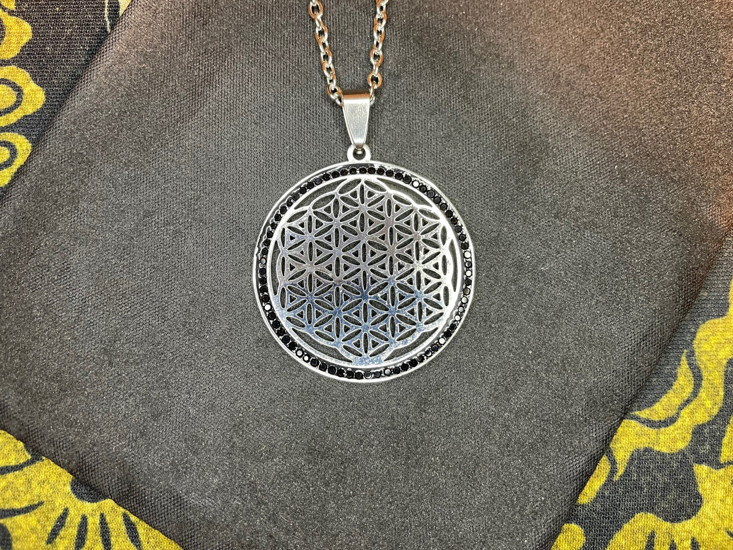 Flower of Life Sacred Geometry Yoga Hindu Buddhism Stainless Steel Pendant Necklace Pagan Occult Jewelry Best Gift - Silver & Black Diamond