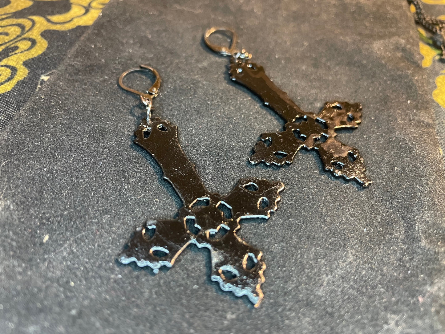 Ornate Upside Down Cross Inverted Crucifix Hand-Poured Aluminum Pendant Earrings Gothic Occult Pagan Satanic Wiccan Jewelry Gift - Black