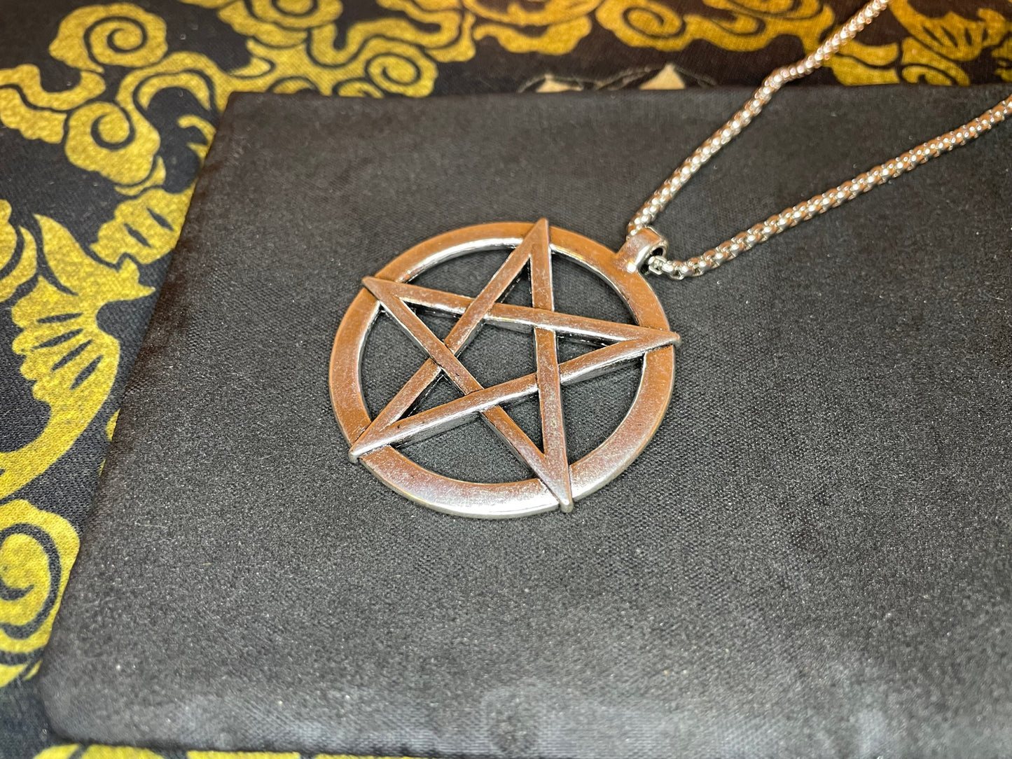 Large Pentagram Intertwined Pentacle Star Circle Stainless Steel Pendant Necklace Satanic Wiccan Pagan Occult Jewelry Best Gift - Silver