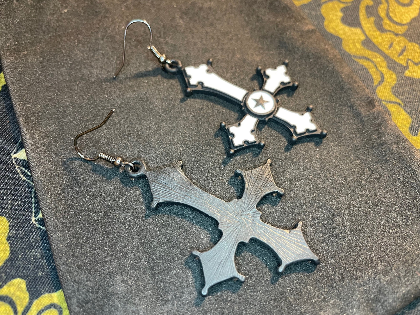 Upside Down Inverted Cross Star Stainless Steel Pendant Earrings Gothic Pagan Satanic Church Wiccan Occult Jewelry Gift -  Black & White