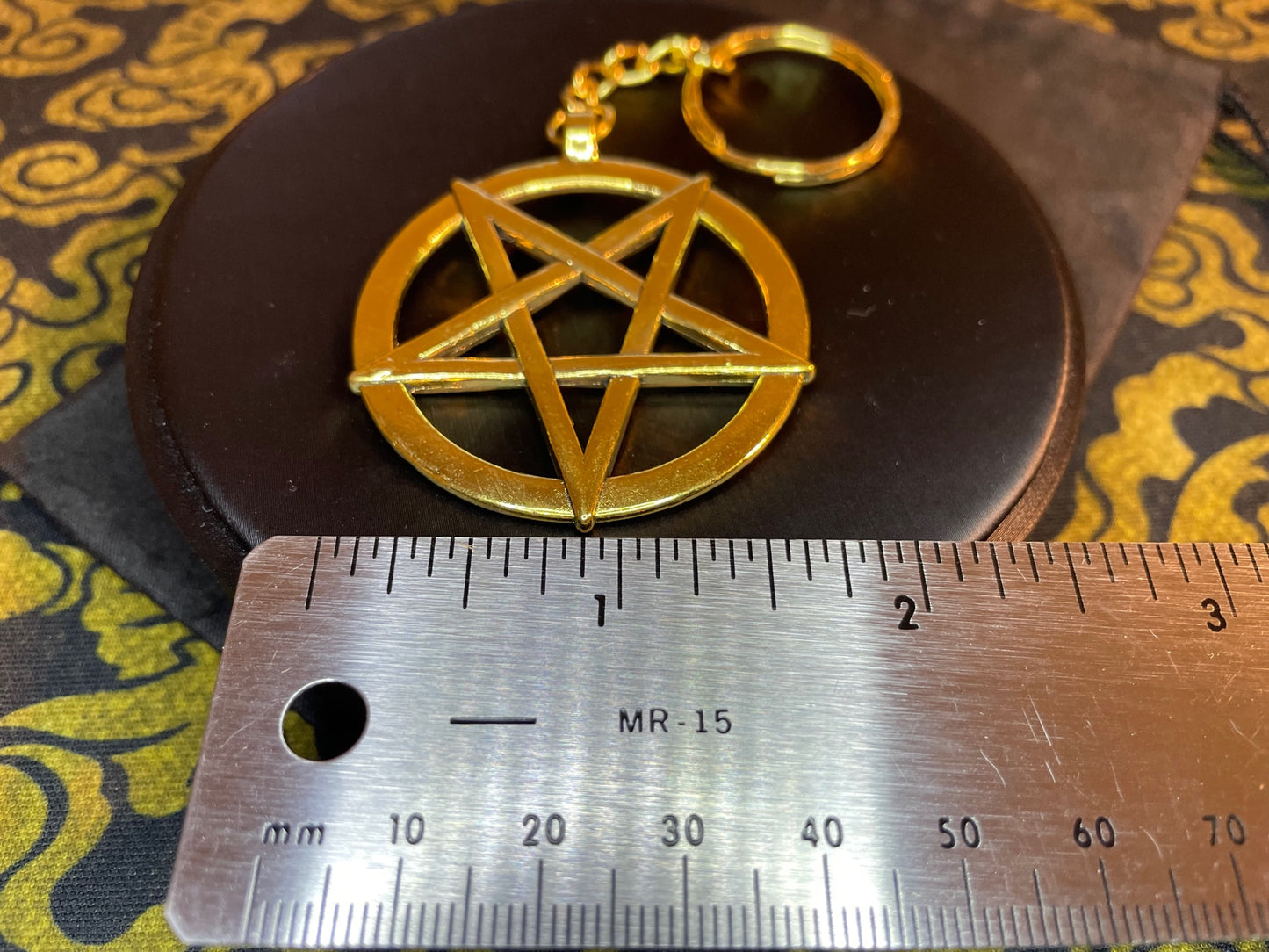 Brass-Plated Inverted Pentagram Large Stainless Steel Upside Down Pentacle Keychain Satanic Church Wiccan Gothic Occult Jewelry Gift - Gold