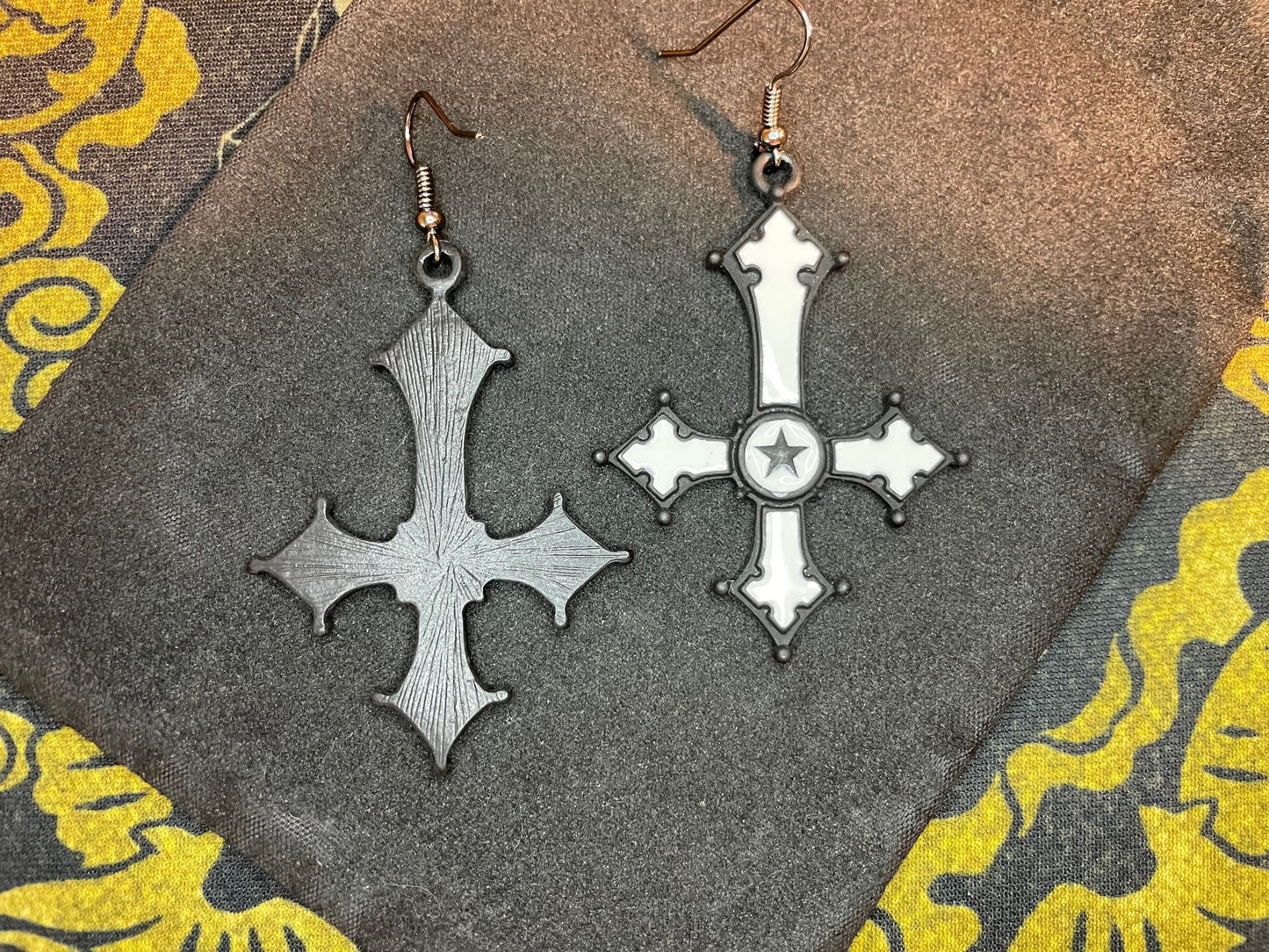 Upside Down Inverted Cross Star Stainless Steel Pendant Earrings Gothic Pagan Satanic Church Wiccan Occult Jewelry Gift -  Black & White