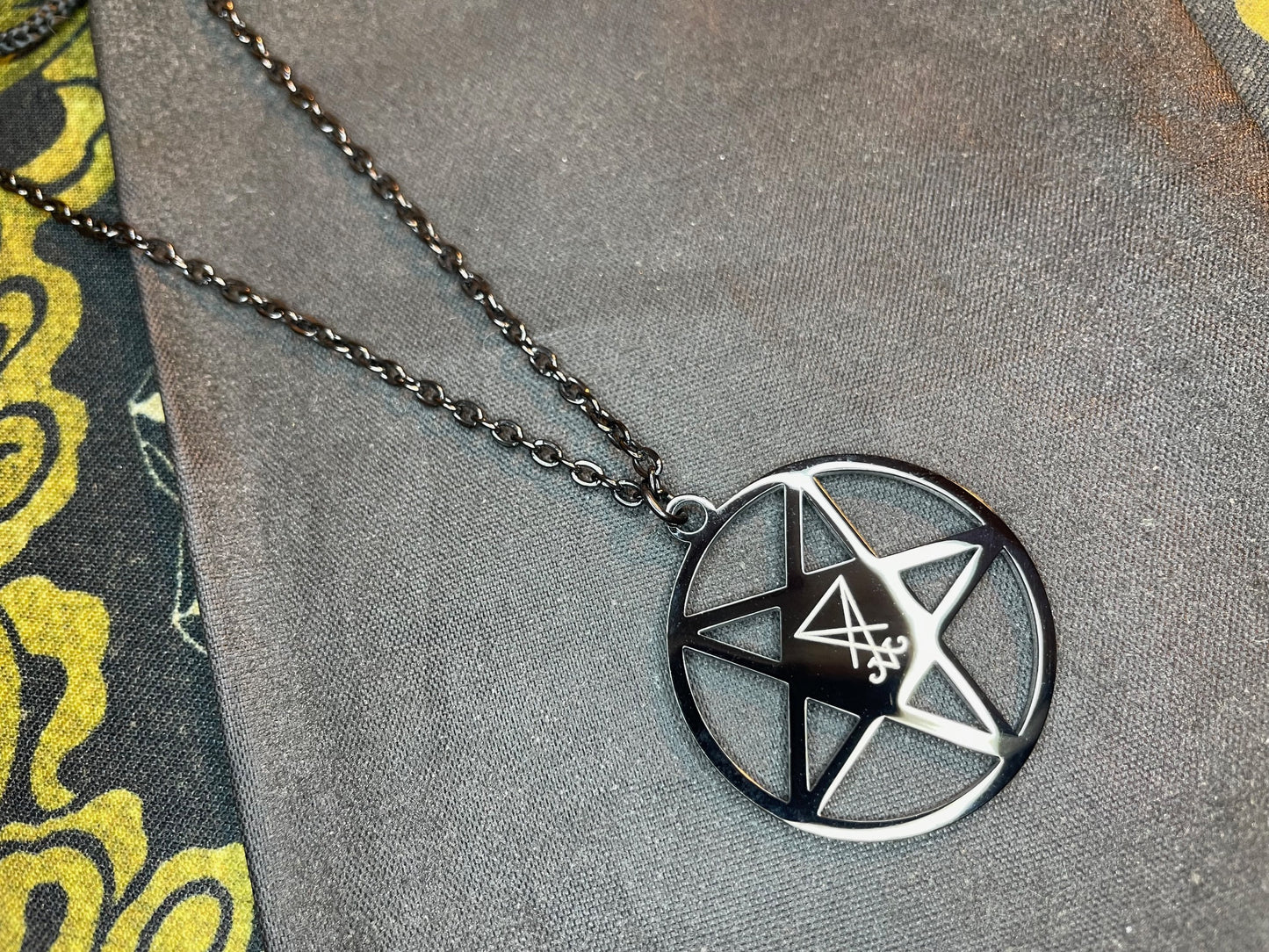 Inverted Pentagram Sigil of Lucifer Upside Down Stainless Steel Pendant Necklace Satanic Gothic Pagan Wiccan Jewelry Best Gift - Black