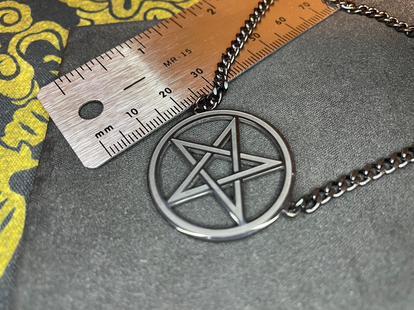 Inverted Pentagram Upside Down Choker Stainless Steel Cuban Link Chain Necklace Gothic Pagan Satanic Wiccan Occult Jewelry Best Gift - Black