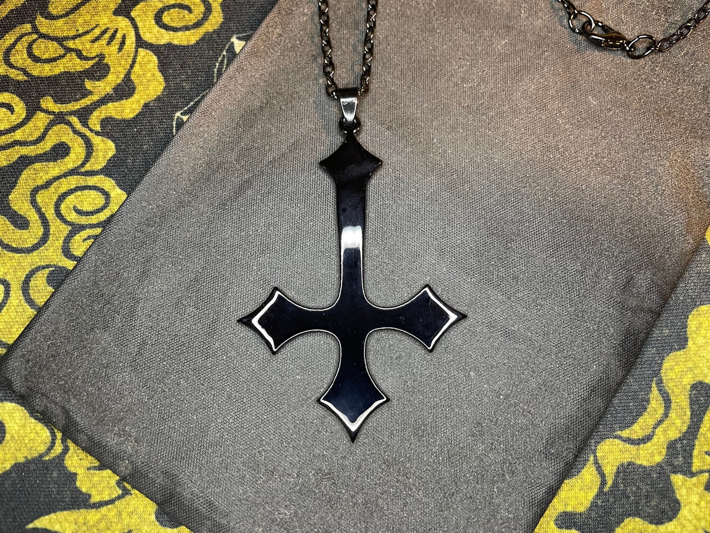 Swirled Acrylic Inverted Upside Down Cross Pendant Necklace Vintage Gothic Satanic Church Pagan Wiccan Occult Jewelry Best Gift - Black