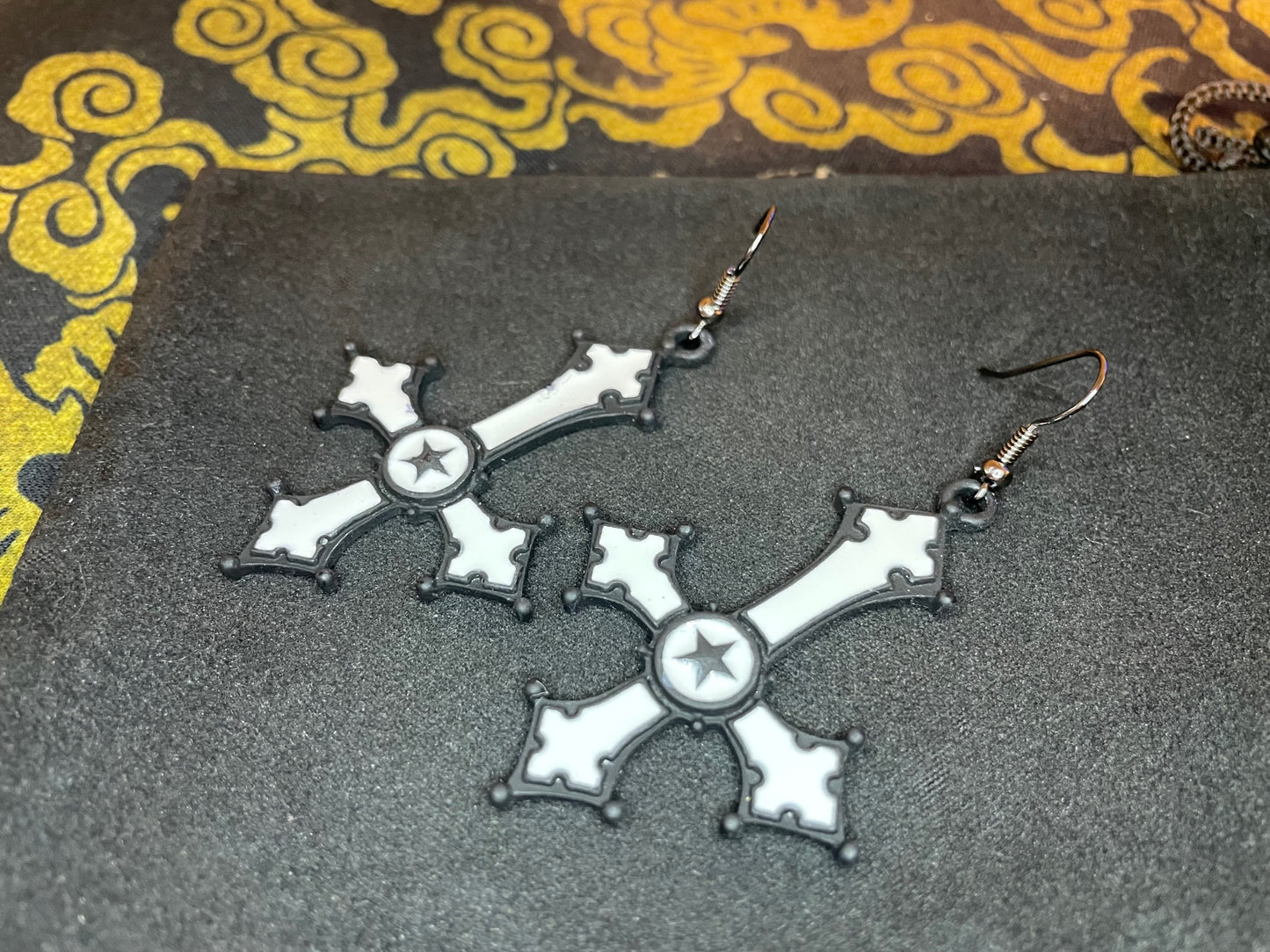 Upside Down Inverted Cross Star Stainless Steel Pendant Earrings Gothic Pagan Satanic Church Wiccan Occult Jewelry Gift -  Black & White