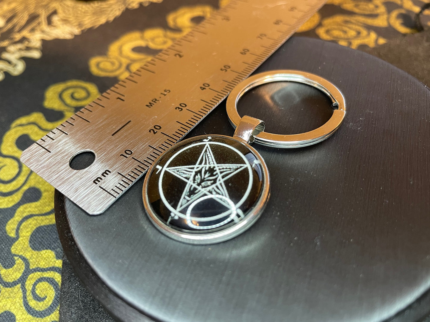 Sigil of Baphomet Church of Satan Inverted Pentagram Keychain Goat Glass Stainless Steel Wiccan Satanic Gothic Occult Gift - Black & White