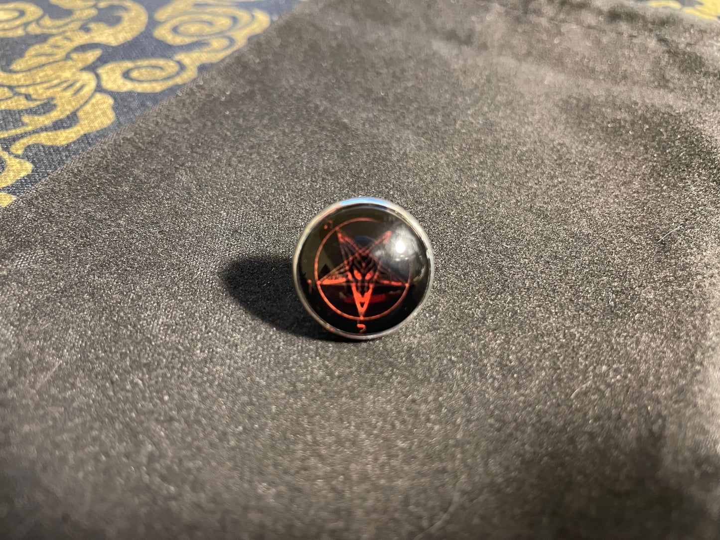 Sigil of Baphomet Church of Satan Inverted Pentagram Lapel Pin Goat Glass Stainless Steel Wiccan Satanic Gothic Occult Gift - Black & Red