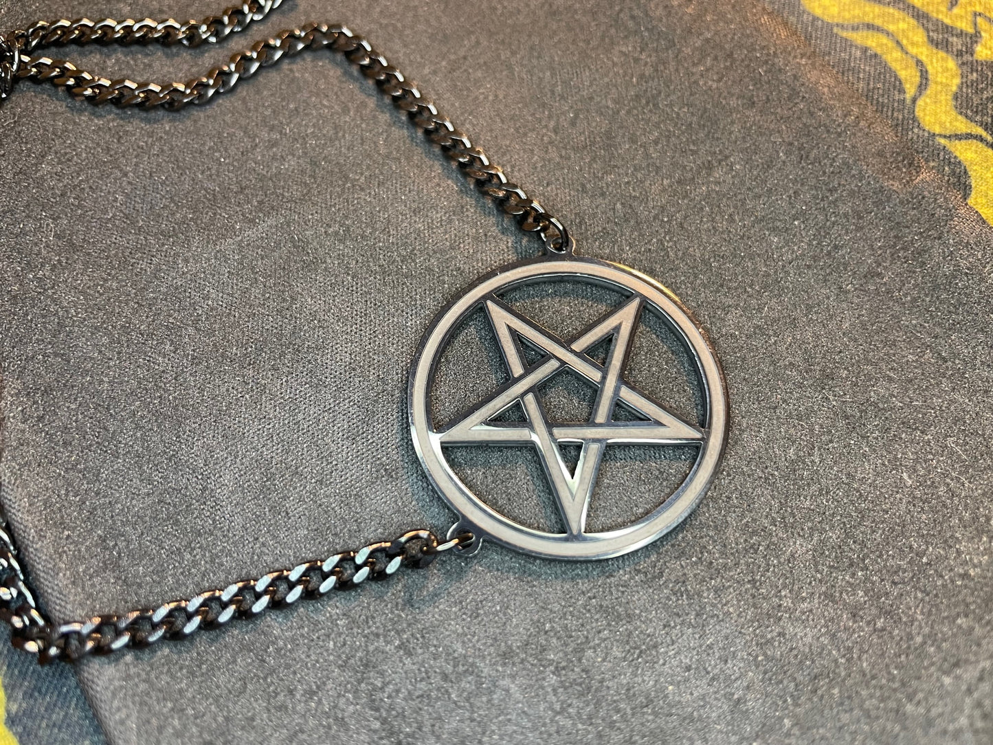 Inverted Pentagram Upside Down Choker Stainless Steel Cuban Link Chain Necklace Gothic Pagan Satanic Wiccan Occult Jewelry Best Gift - Black