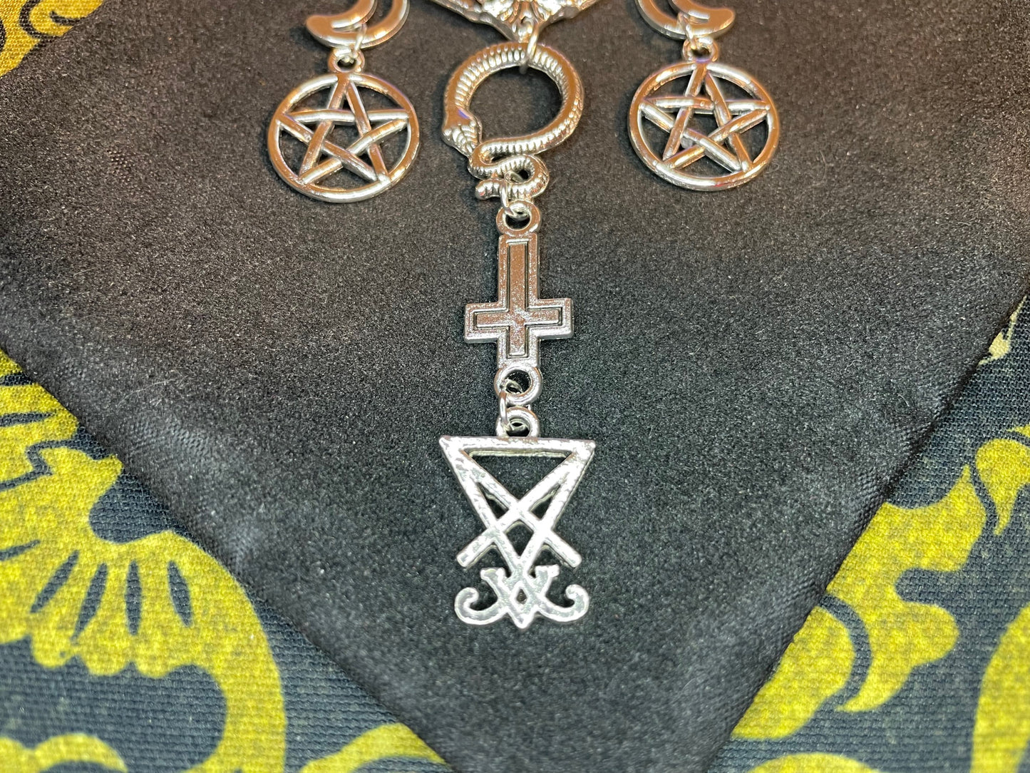 Sigil of Baphomet Lucifer Inverted Pentagram Pentacle Crescent Wiccan Moon Goat Snake Upside Down Cross Necklace Satanic Occult Jewelry Gift