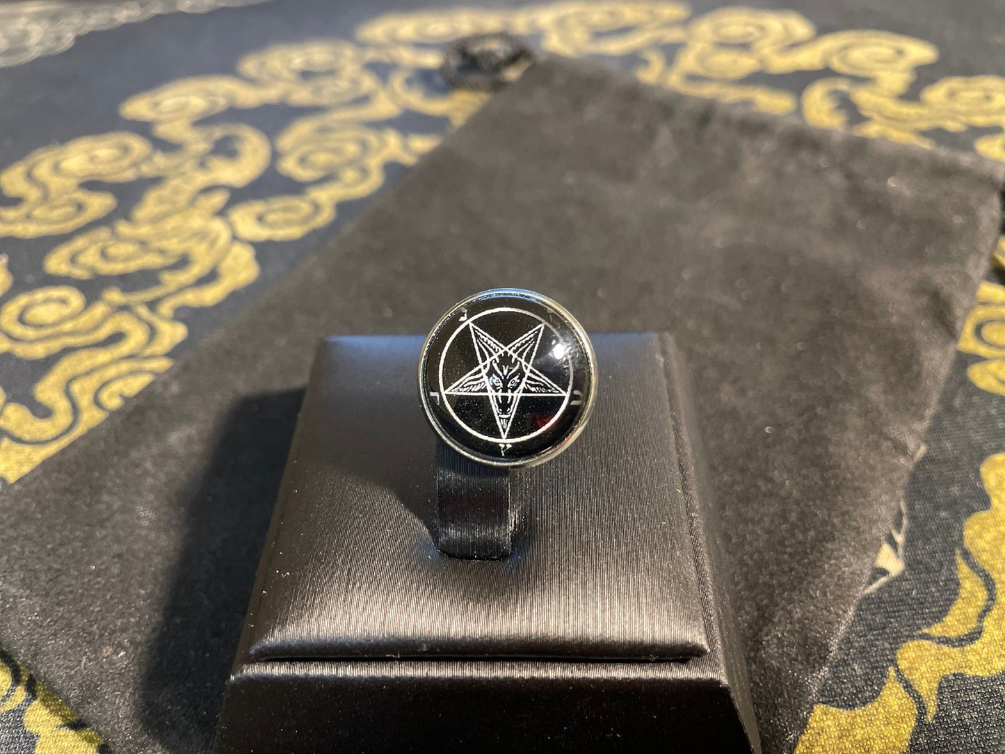 Sigil of Baphomet Church of Satan Inverted Pentagram Lapel Pin Goat Glass Stainless Steel Wiccan Satanic Gothic Occult Gift - Black & White