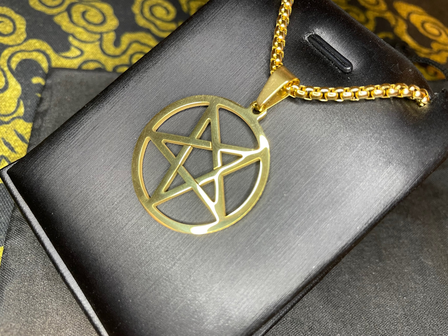 Inverted Pentagram Upside Down Stainless Steel Pendant Necklace Talisman Amulet Gothic Satanic Wiccan Pagan Occult Jewelry Best Gift - Gold