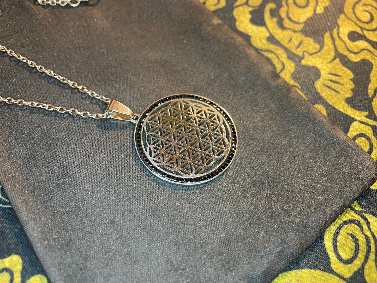 Flower of Life Sacred Geometry Yoga Hindu Buddhism Stainless Steel Pendant Necklace Pagan Occult Jewelry Best Gift - Silver & Black Diamond