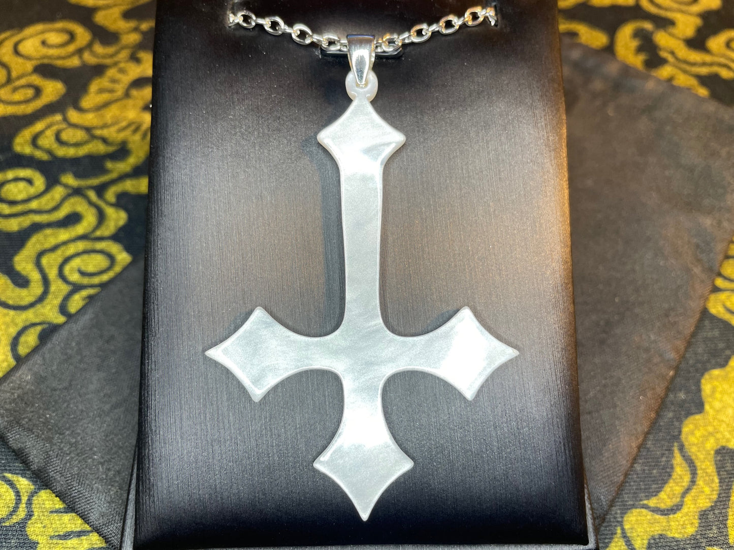 Swirled Acrylic Inverted Upside Down Cross Pendant Necklace Vintage Gothic Satanic Church Pagan Wiccan Occult Jewelry Best Gift - White