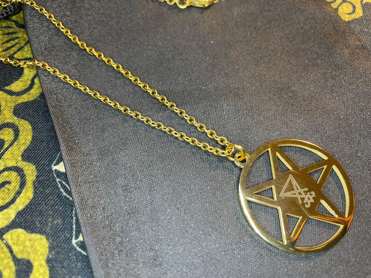 Inverted Pentagram Sigil of Lucifer Upside Down Stainless Steel Pendant Necklace Satanic Gothic Pagan Wiccan Occult Jewelry Best Gift - Gold